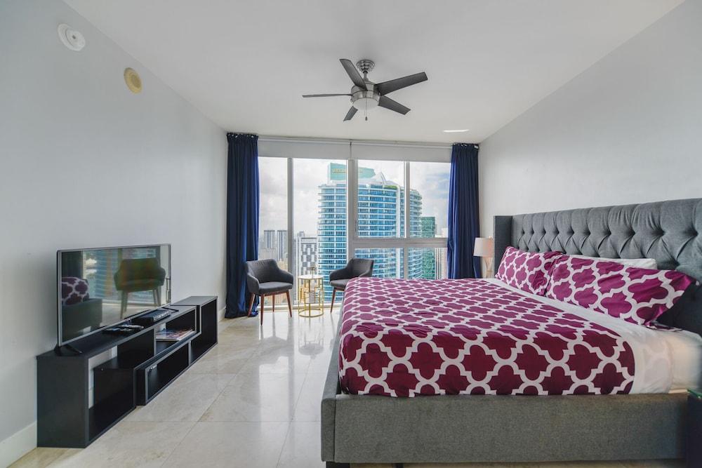 Wonderful 2 Condo at Icon Brickell WPool