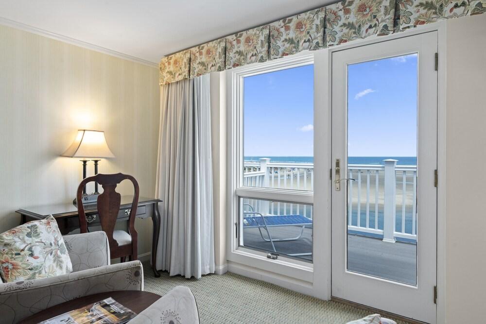 The Sparhawk Oceanfront Resort