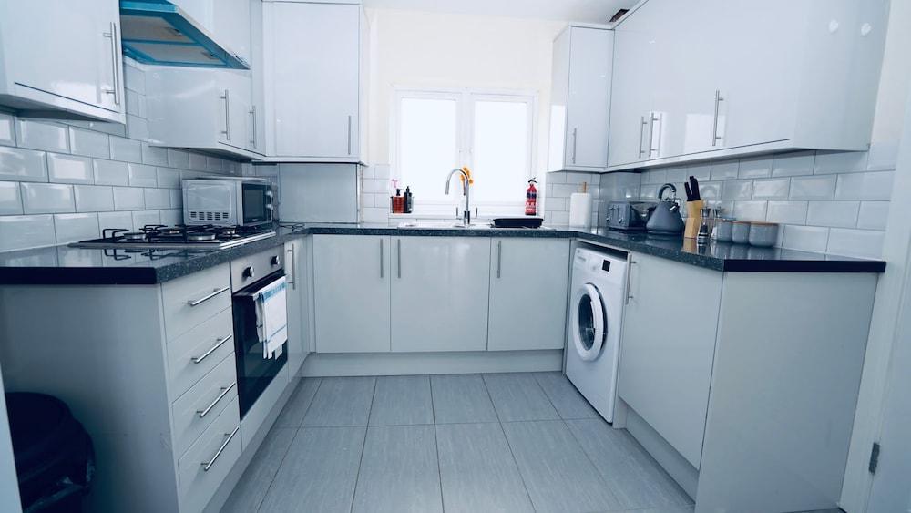 Unique & Luxurious 2bed Apartment London