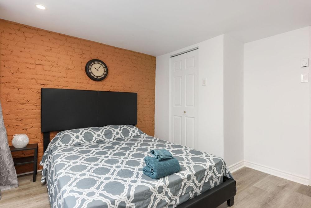 3 Bedroom Loft in Downtown Free parking