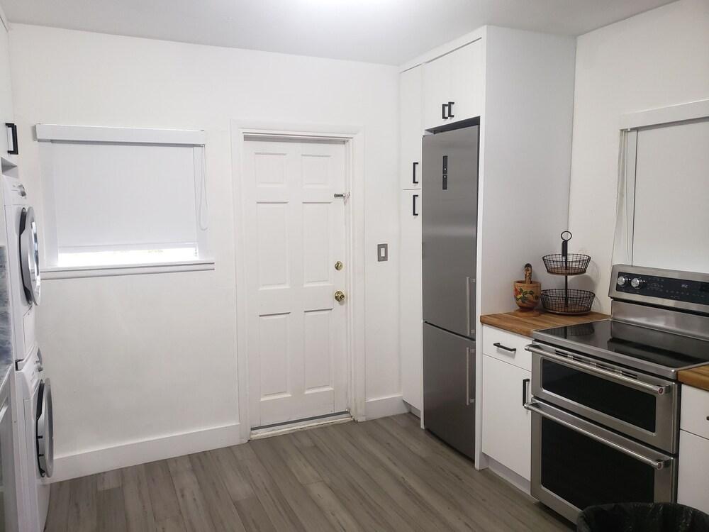 ARE-G Miami Lux Rental