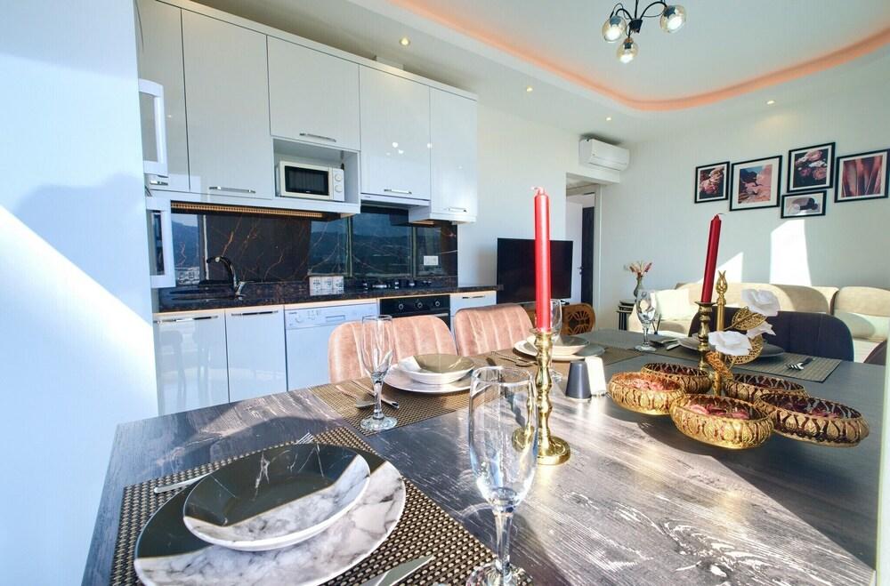 Yekta Blue Residence by NewInn