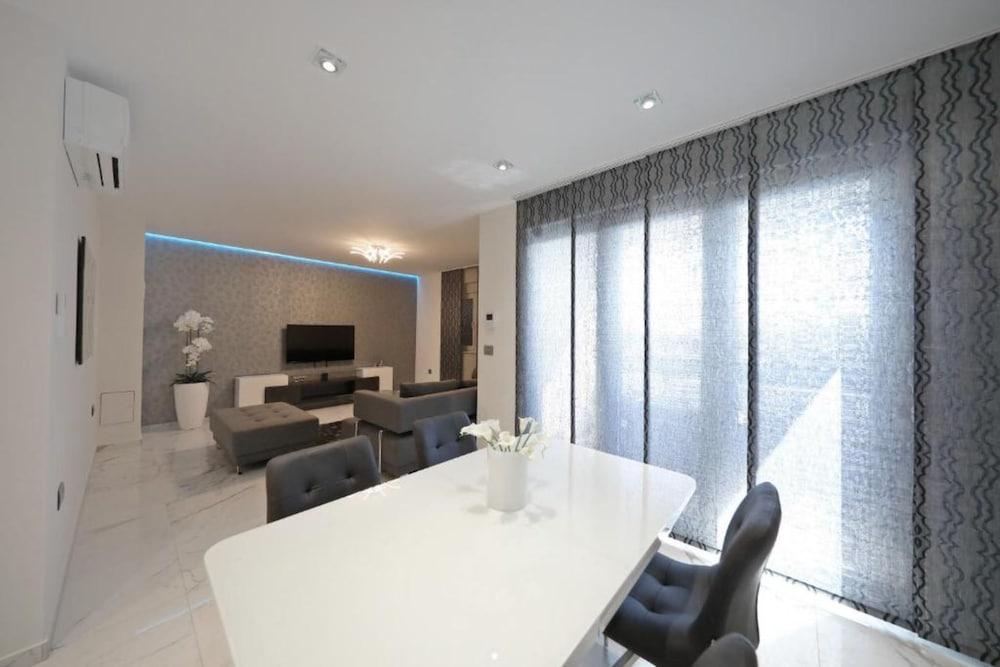 Luxury Majpruz Suites I