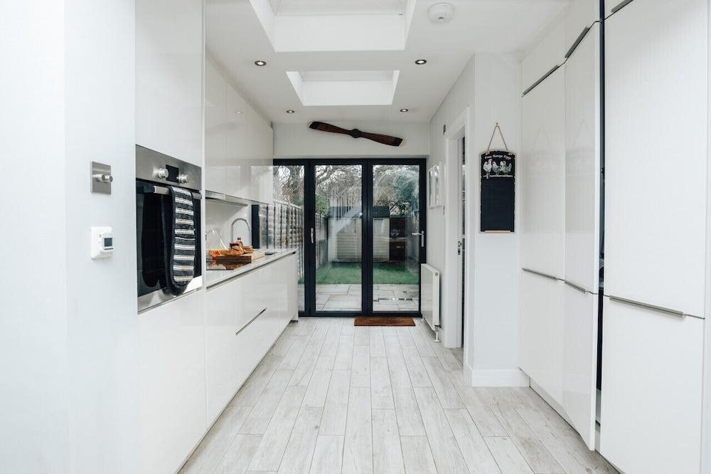 Propeller House - From 165 Per Night