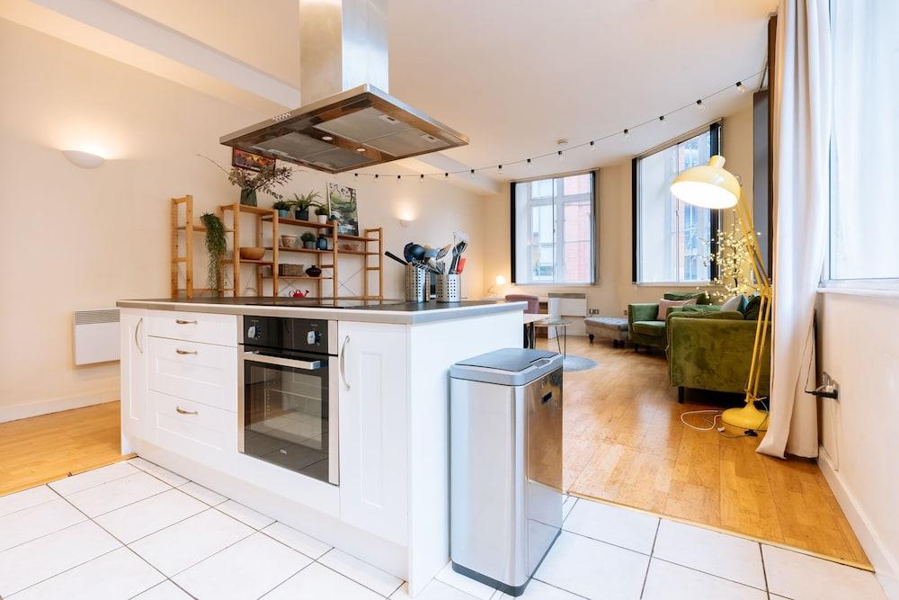 Bright 2BD Flat in Manchester