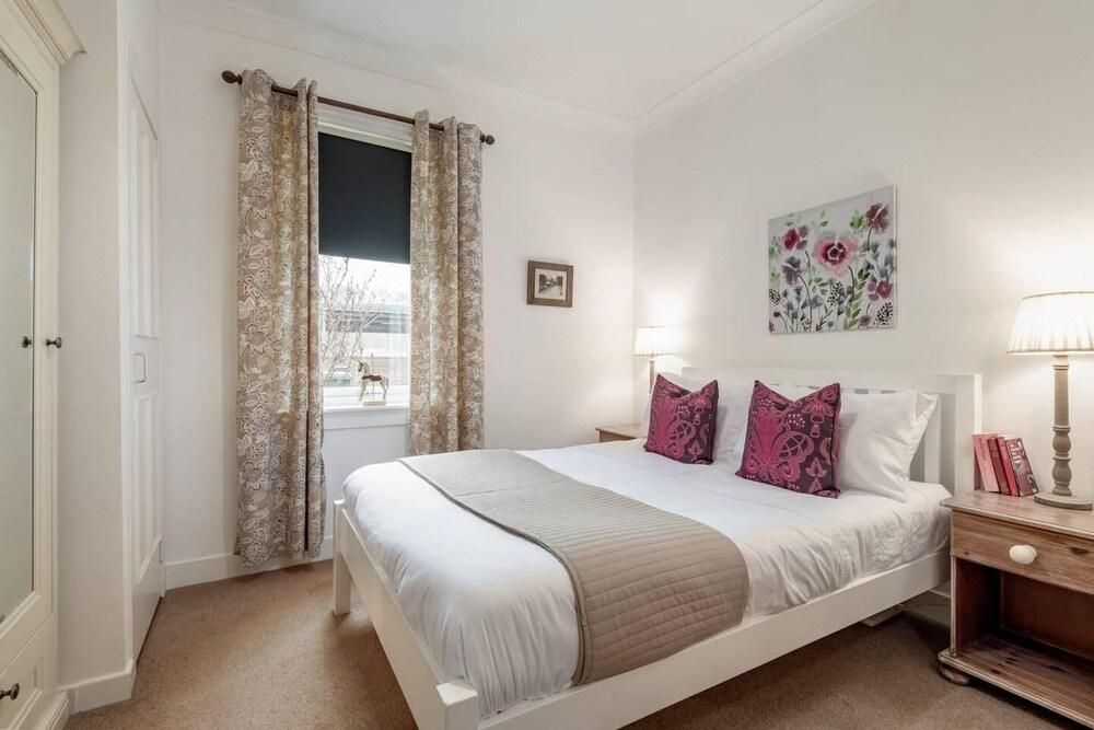 Heavenly Heather Cottage