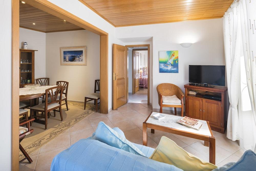 Private 2 Bed Apartment in Albufeira Old Town