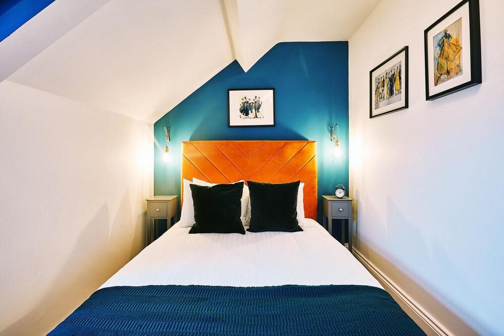 Host Stay North Parade Apartment