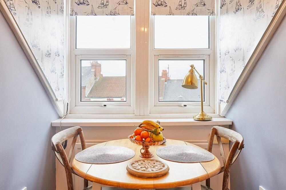 Host Stay North Parade Apartment