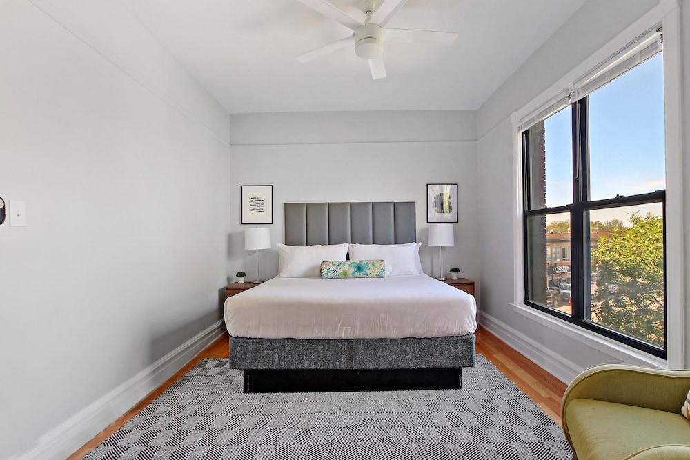 3BR Comfy & Bright Apt in North Center