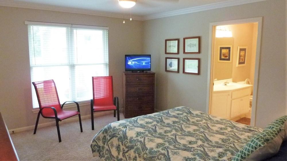 Guiding Light Unit C - Groundfloor 2 Bedroom Apts