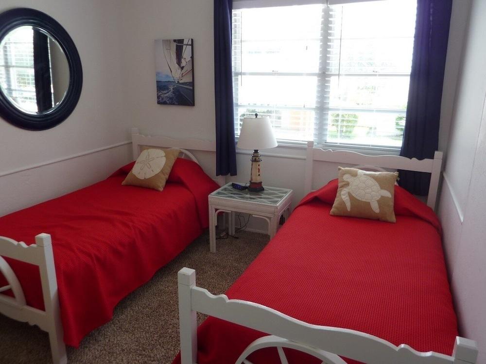 Island Breeze 5 Bedroom Home