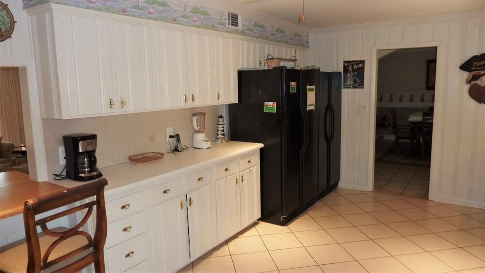 Blackbeards Hideaway 4 Bedroom Home