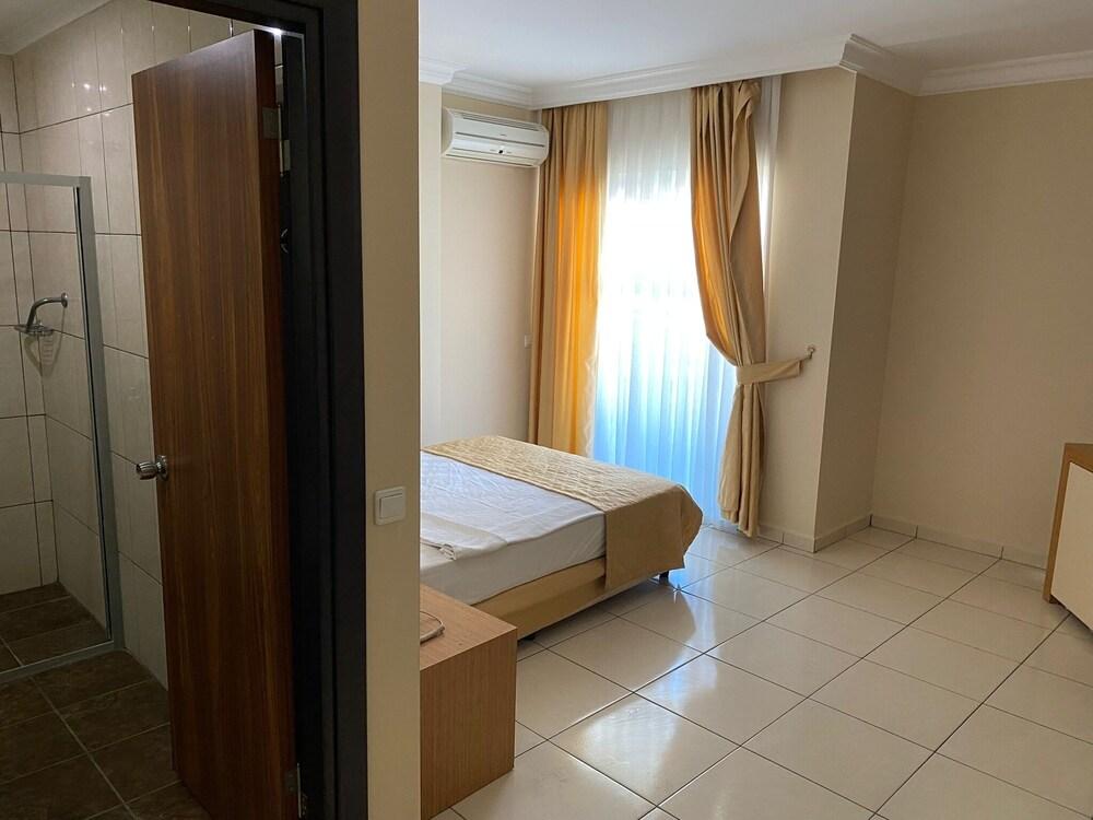 Green House City Hotel