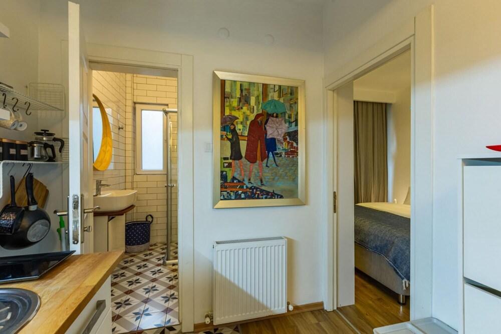 Vibrant Flat in Cihangir With Central Location