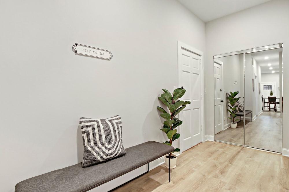 3BR Comfy Apt in Logan Square