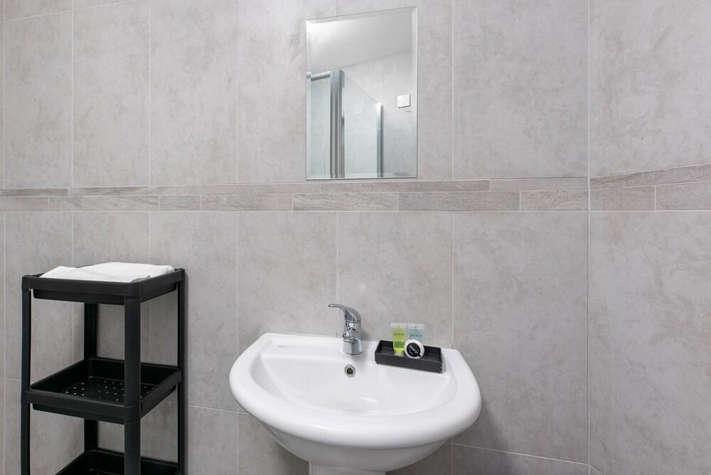 New Modern Apartment