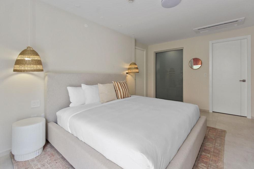 O Condominium Beachfront Residences