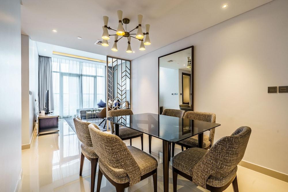 Stunning 2BR with Balcony-Canal View