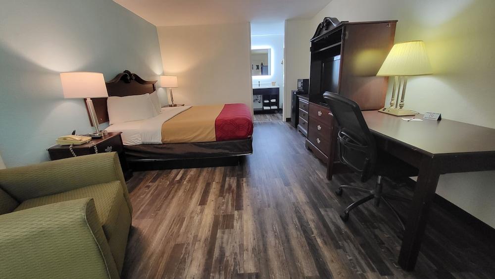 Greeneville Inn and Suites