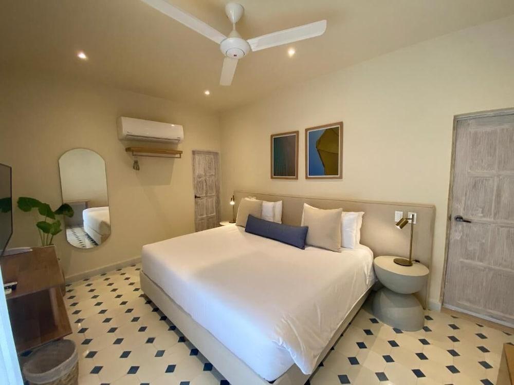 B HAUS HOTEL BOUTIQUE