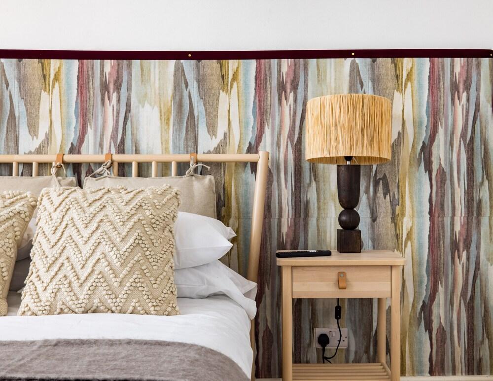 Mornington Crescent Apartments