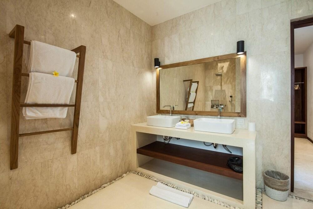 Villa Frangipani Merah