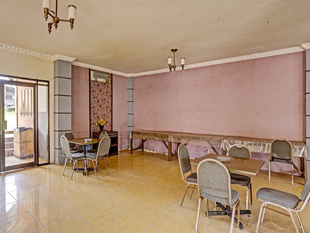 OYO 91862 Hotel Hayani