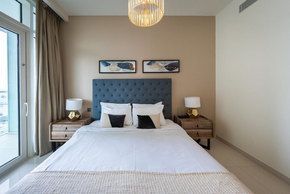 Glamorous 3BR with Marina view