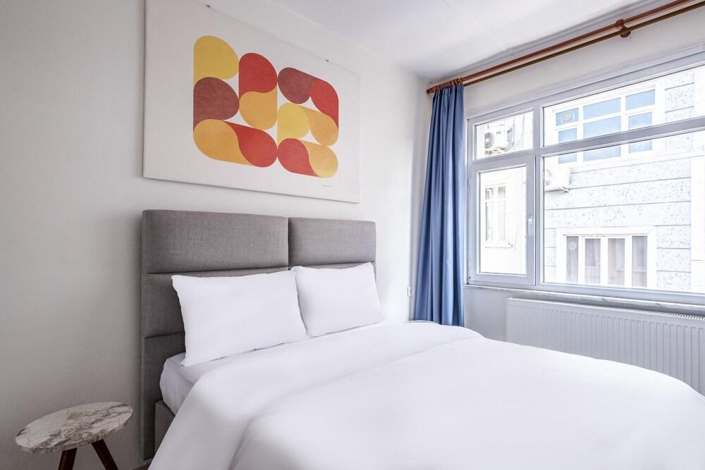 Modern Studio Apartment in Sisli