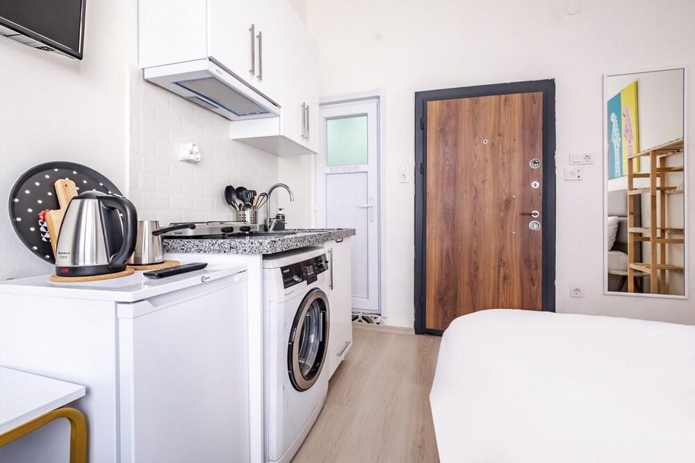 Modern Studio Flat With Central Location in Sisli