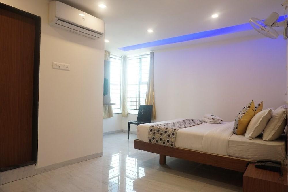Hotel Satkar Residency