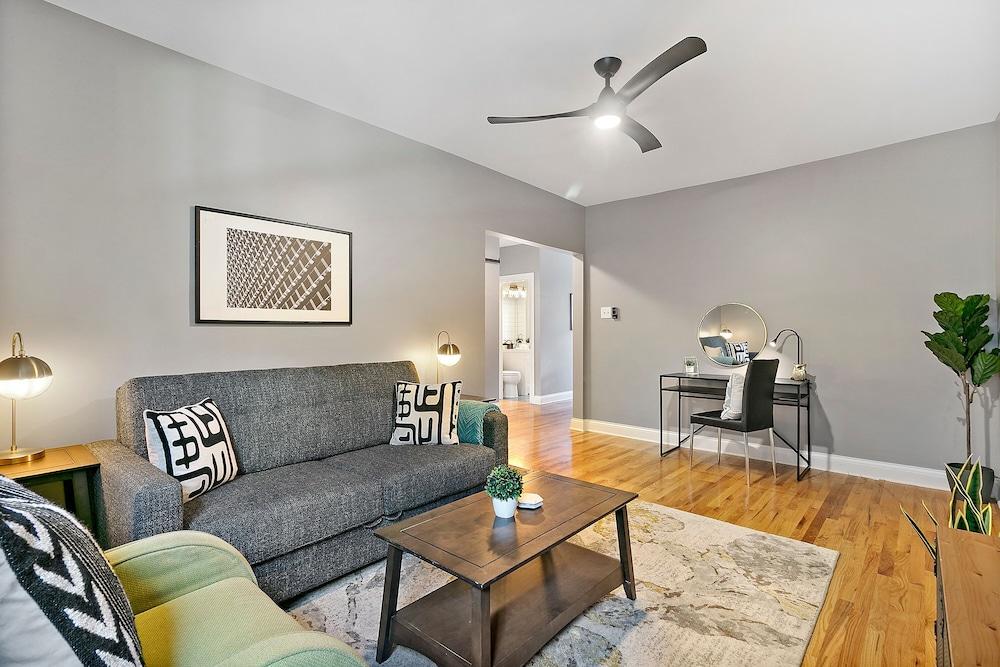 1BR Charming and Comfy Apt in Boystown