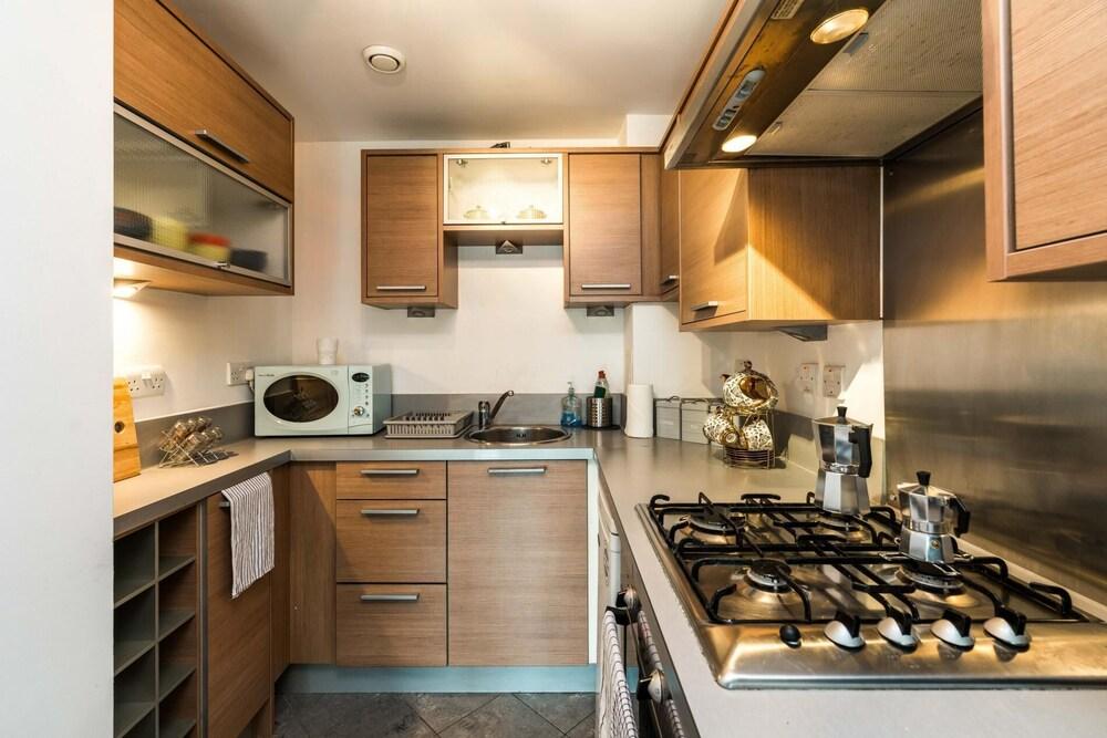 Modern Apartment in London