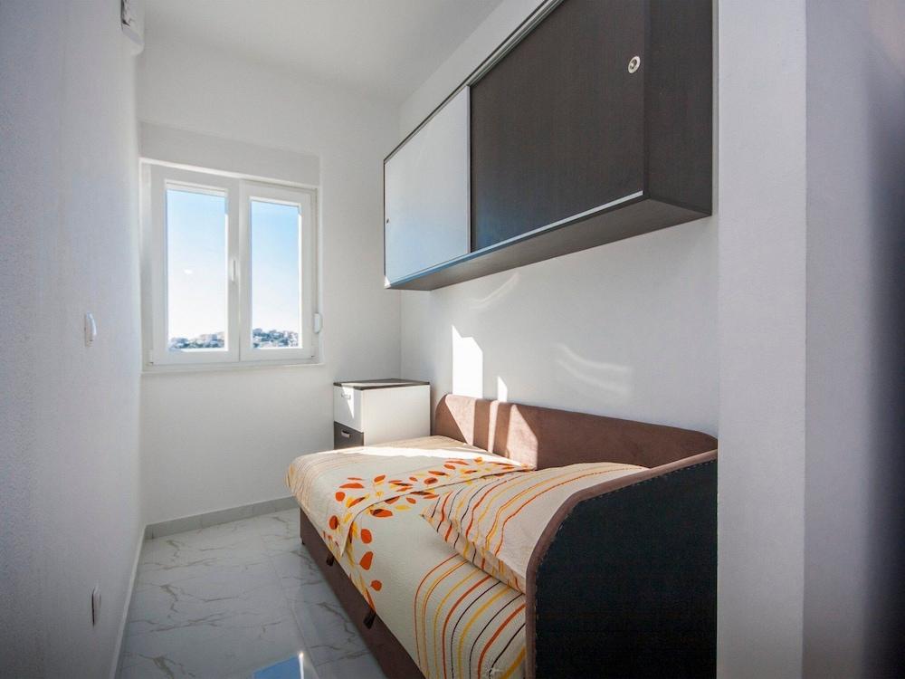 Apartments Happy Holiday