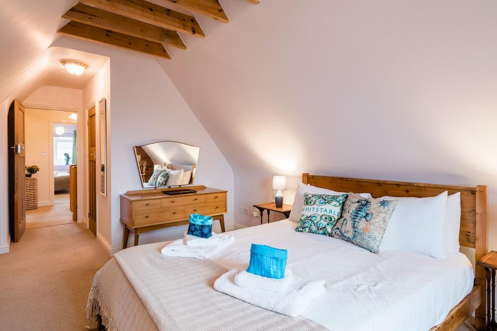 Whitstable's Beachcombers, Sleeps 10, Dog Friendly