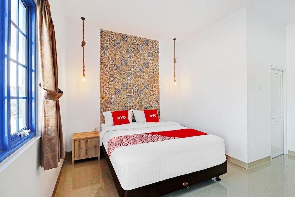 Super OYO 90510 Sand's Residence