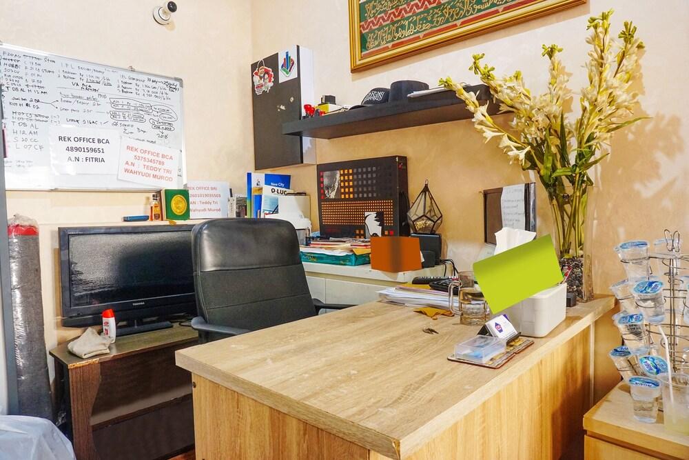 Capital O 92099 A99 Property