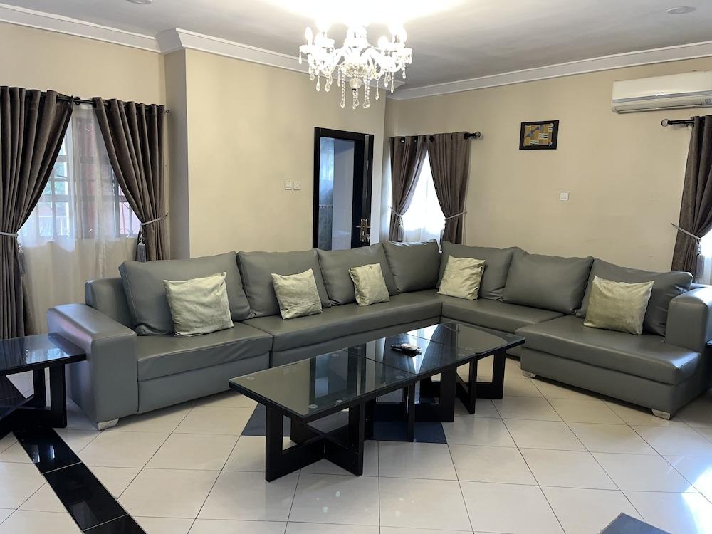 Dwell Luxury Apartments