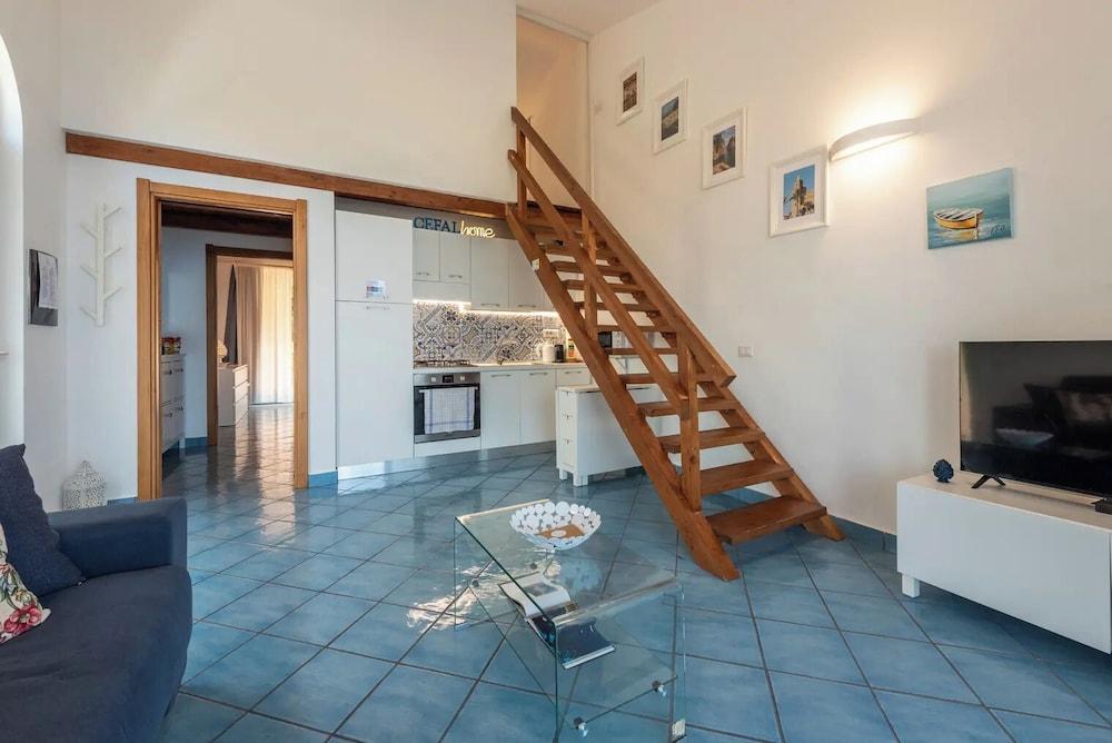 Luxury sea View, With Infinity Pool in Sicily