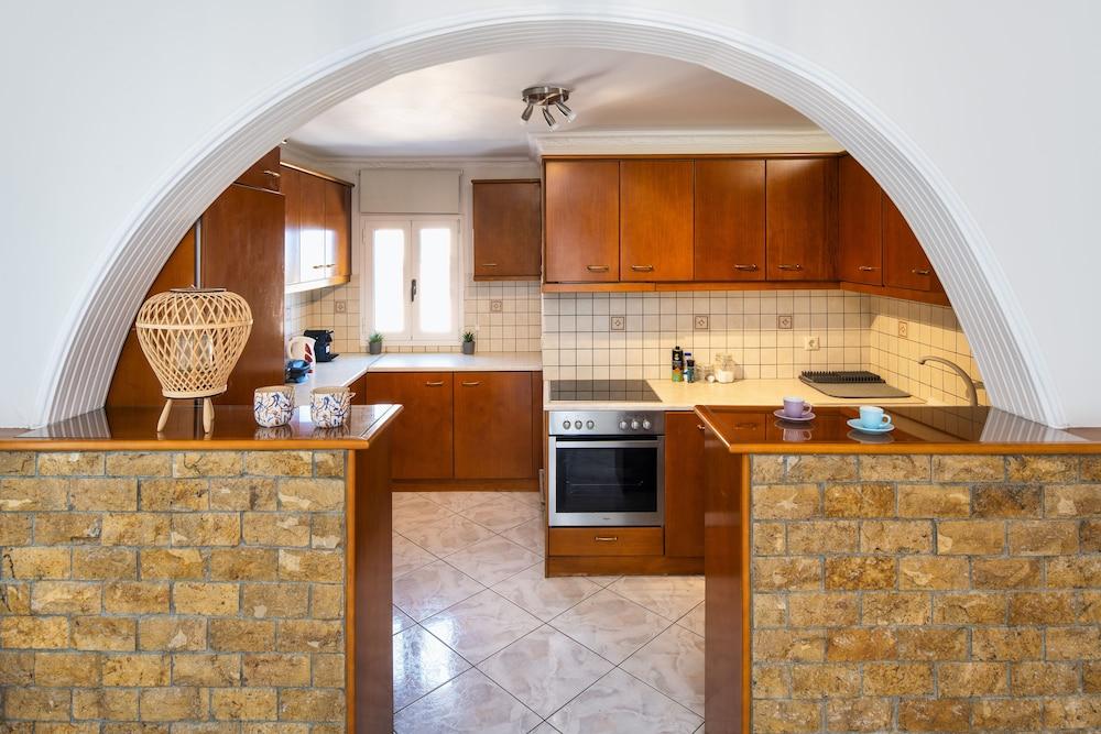 Downton Fira 2-bed Apt, Sleeps 6, Pet Friendly