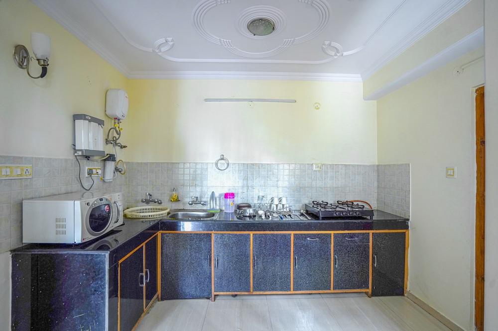 Shimla Woods 2BHK by Dumnu Homes