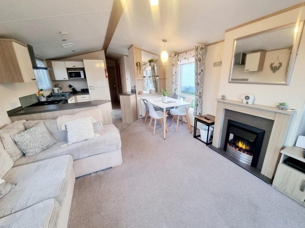 Impeccable 2-bed Caravan in Morpeth - Willow Burn