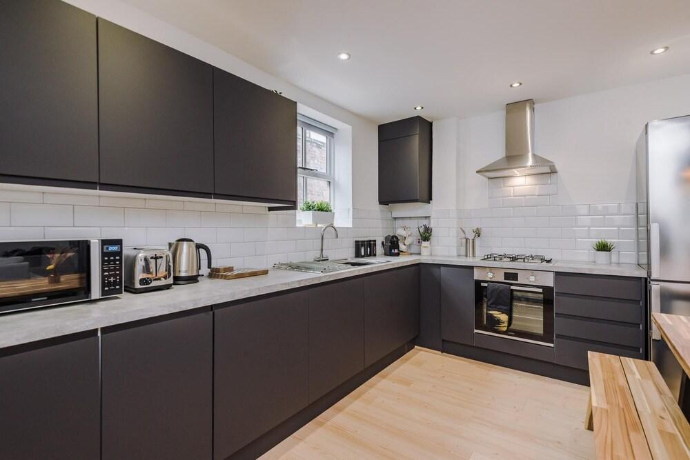 Coach House - Beautiful Church Views