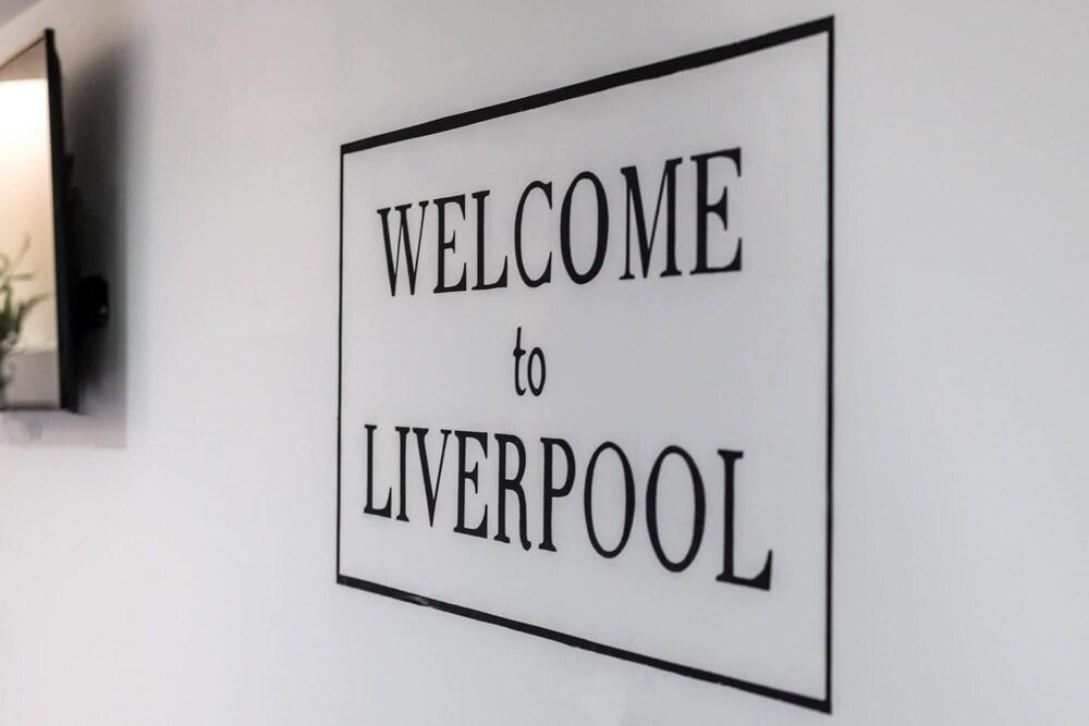 Huge Modern Apt Sleeps 16 Super Central Location