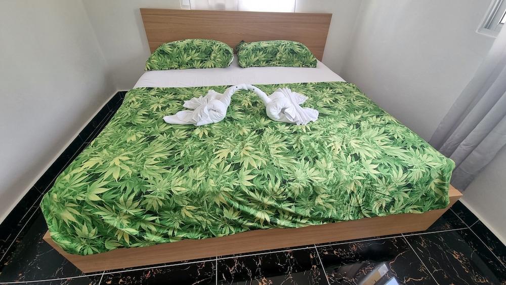 La Botanica Tropical