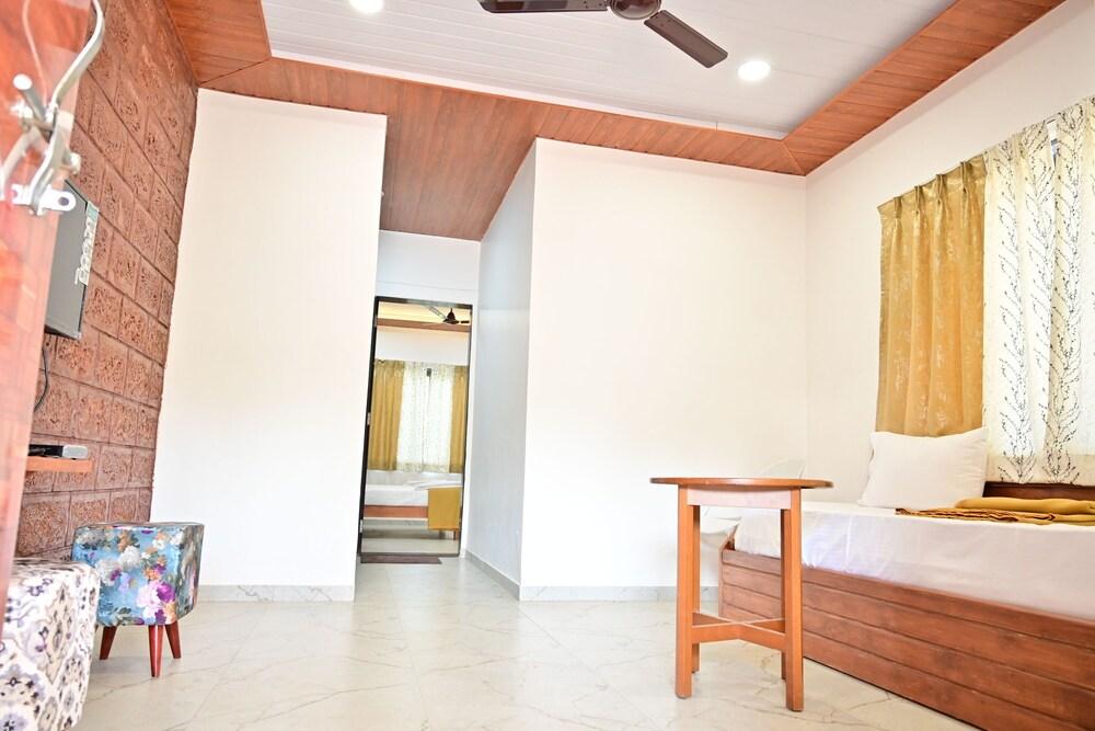 Prathamesh Valley Resort Mahabaleshwar