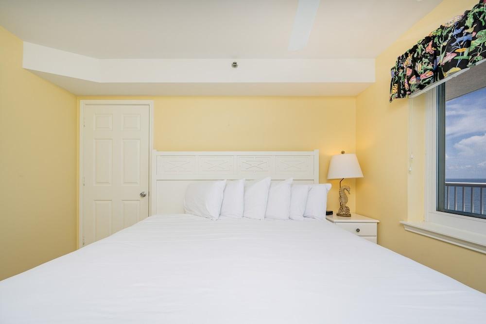 Tradewinds 1005 2 Bedroom Condo