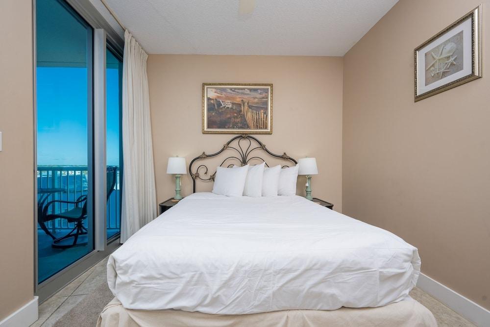 Island Tower 601 3 Bedroom Condo