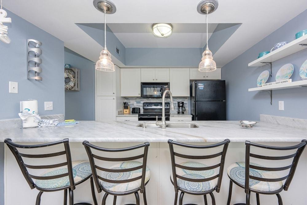 Mariner Lakes 40 2 Bedroom Condo